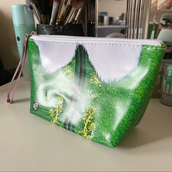 I Heart Revolution x Elf Makeup Bag Revolution Beauty Makeup Revolution - Picture 4 of 6